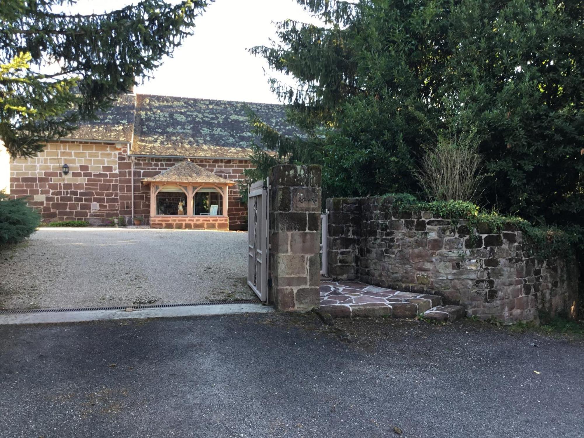 Le Clos De Rose Ussac Luaran gambar