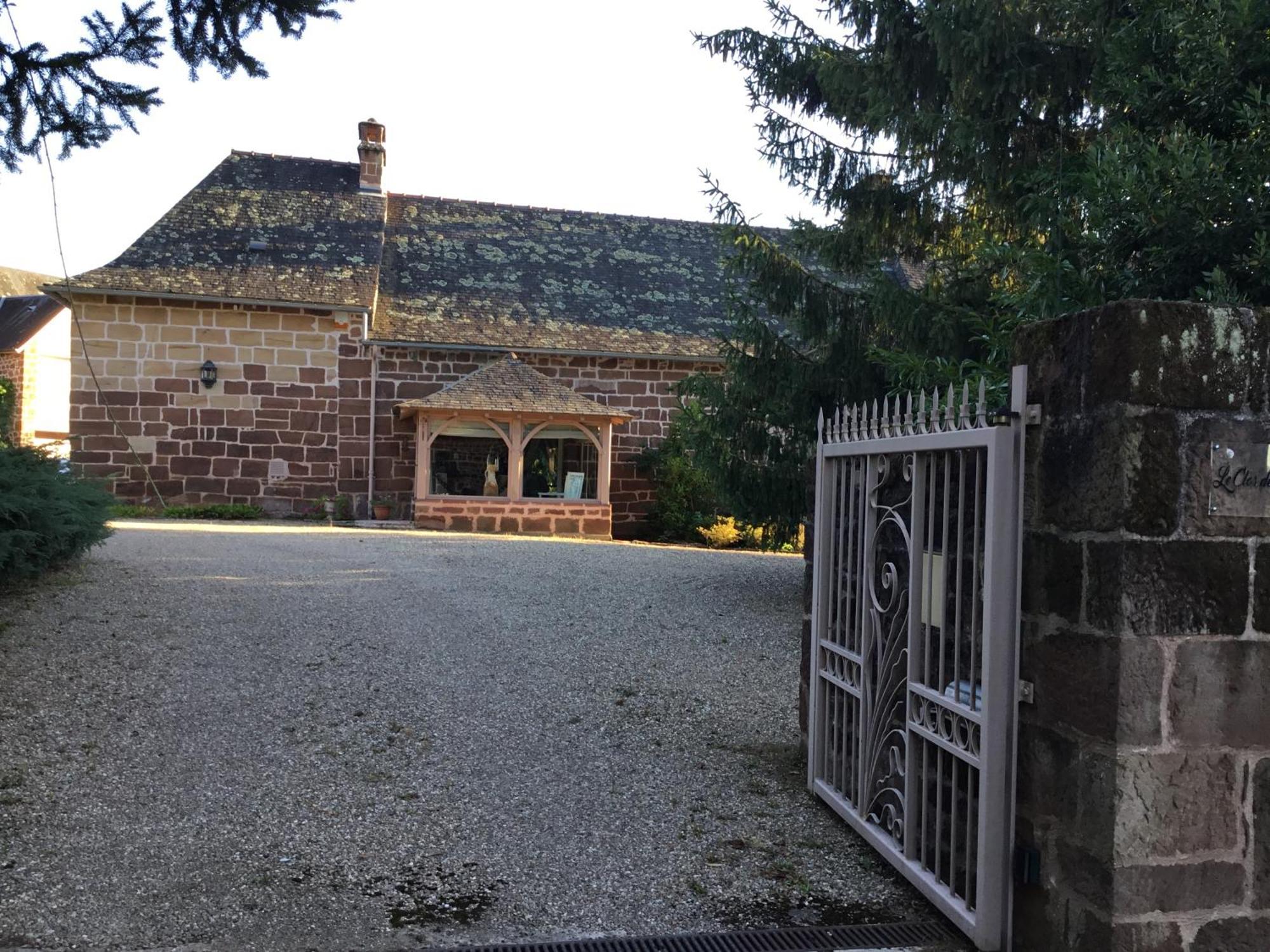 Le Clos De Rose Ussac Luaran gambar